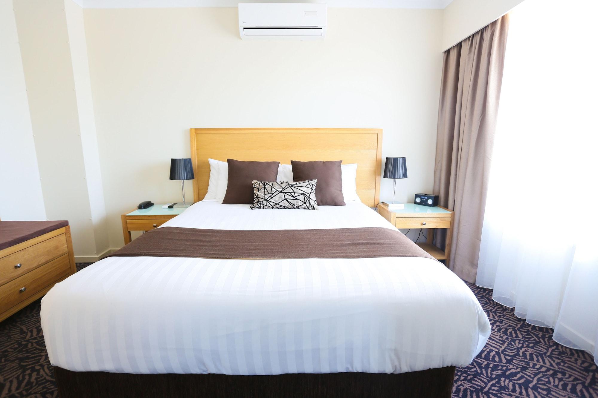 Best Western Plus Hovell Tree Inn Олбери Экстерьер фото